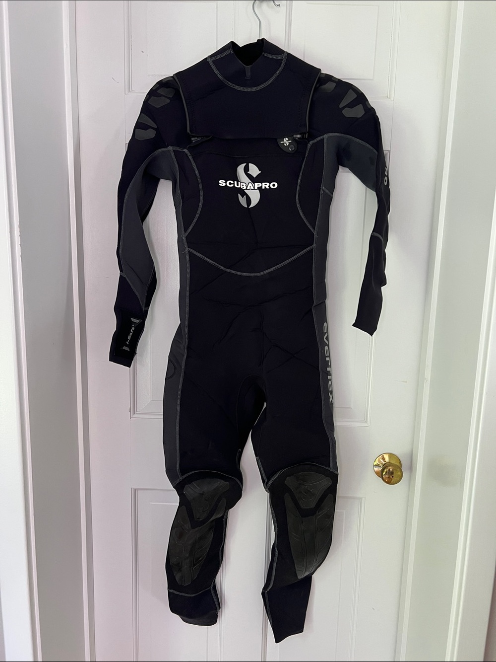 Scubapro Everflex 3/2mm Women’s Full Wetsuit, Black, Front Zip, Size M